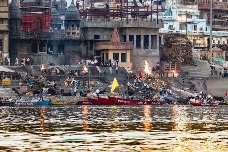 Varanasi: Evening Boat Ride and Ganga Aarti Experience - Exploring Varanasi’s Evening: A Step-by-Step Breakdown