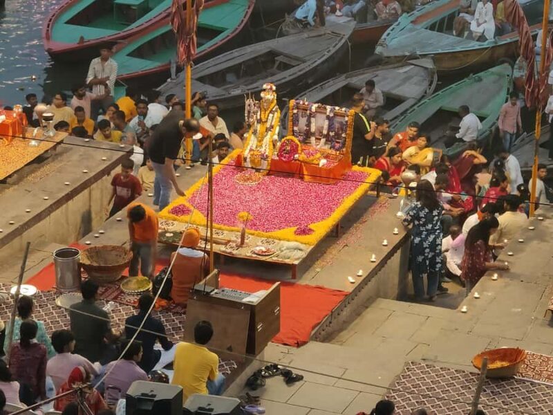 Varanasi Evening Ganges Boat Ride with Aarti & Temple Visit - What to Expect: A Step-by-Step Breakdown