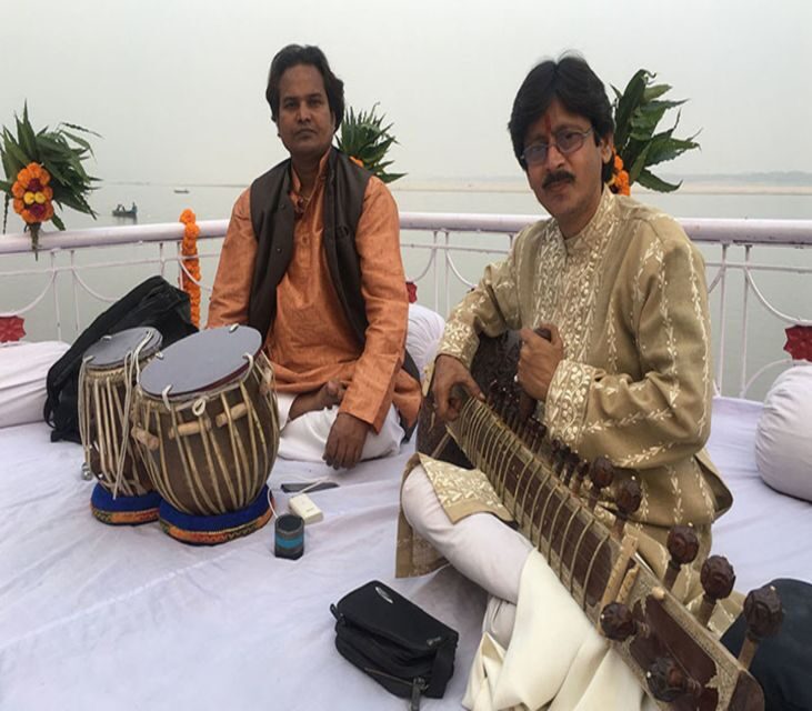 Varanasi: Maharaja Boat Ride and Dinner - Key Points