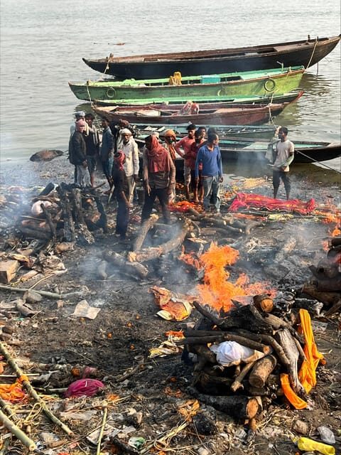 Varanasi: Manikarnika Ghat (Oldest Cremation Site) Tour - The authentic experience: What working guides and visitors say