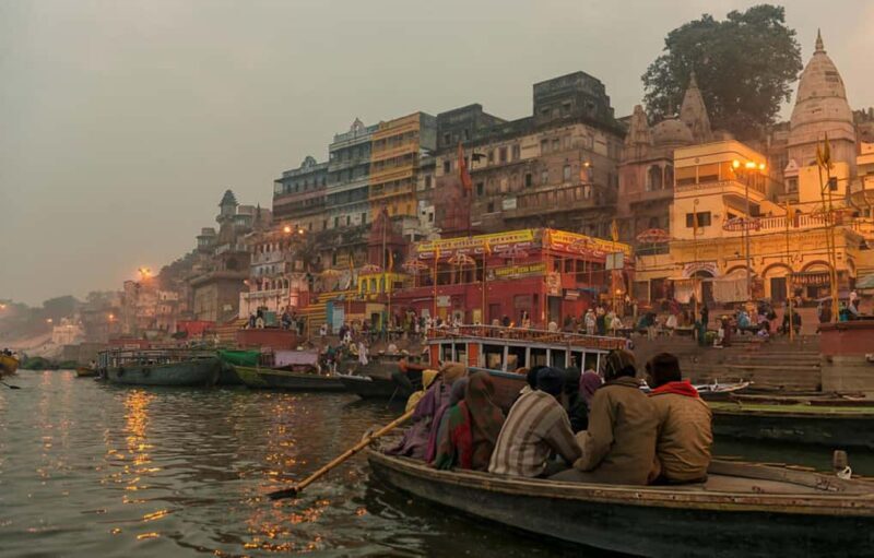 Varanasi Sunset Tour with Ganga Aarti & Free Boat Ride - Key Points