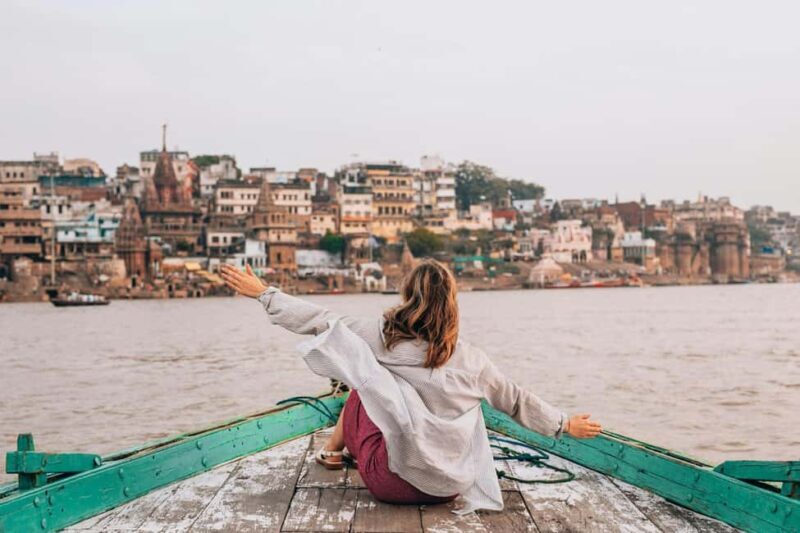 Varanasi: Surnise Tour full Day & traditional Breakfast - Key Points