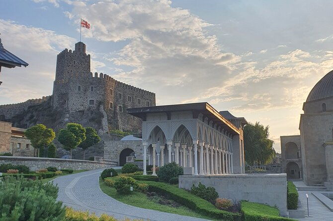 vardzia-lake-paravani-khertvisi-lomisa-castle-rabati