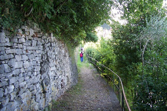 varenna-on-the-como-lake-the-villa-monastero-and-the-patriarchs-greenway-path