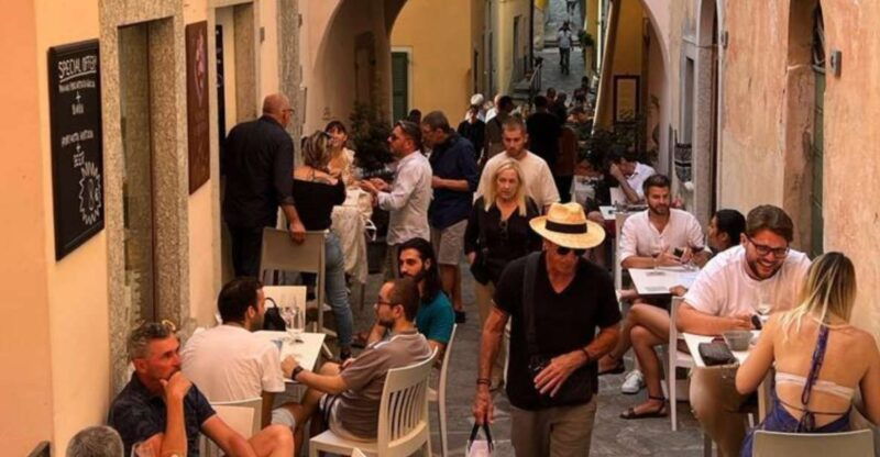 varenna-wine-tasting-and-entry-ticket-to-castello-di-vezio