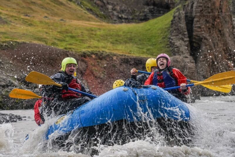 varmahlid-guided-family-rafting-trip
