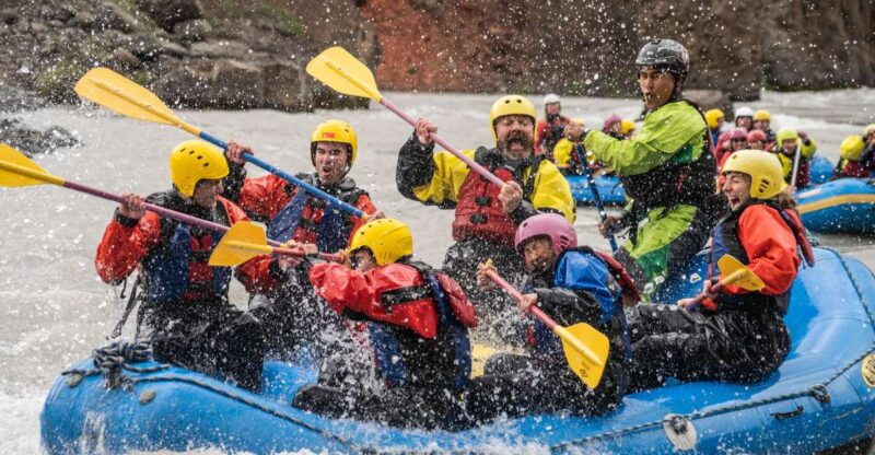 varmahlid-guided-family-rafting-trip