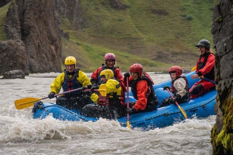 varmahlid-guided-family-rafting-trip