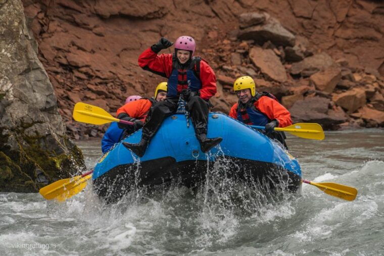 varmahlid-guided-family-rafting-trip