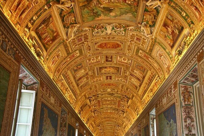 vatican-by-night-vatican-museums-and-sistine-chapel-guided-tour-2