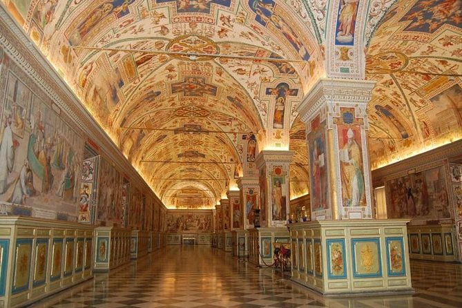 vatican-by-night-vatican-museums-and-sistine-chapel-guided-tour-2