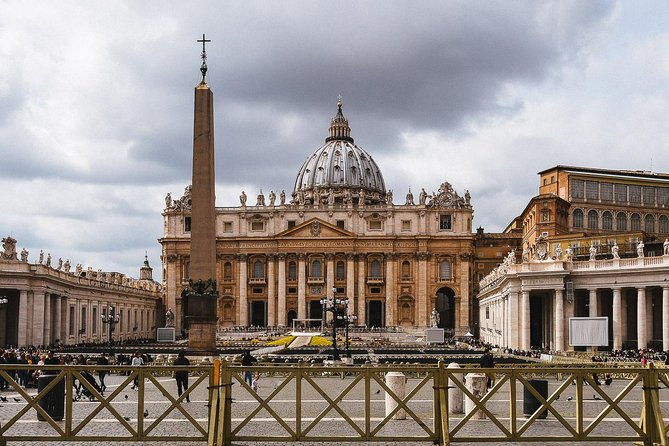 vatican-city-surroundings-private-tour-with-a-private-guide
