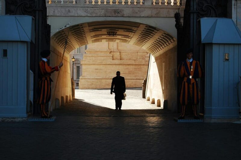 vatican-inside-st-peters-art-faith-and-history