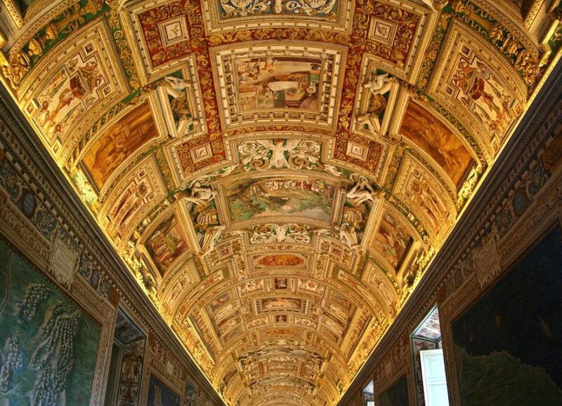 vatican-museums-sistine-chapel-private-tour-with-holy-door