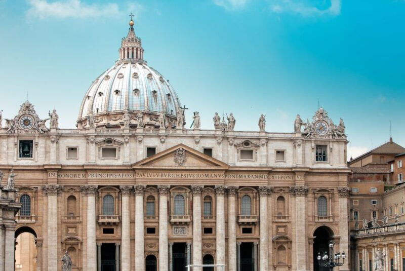 vatican-museums-sistine-chapel-with-basilica-or-rafael-rooms-2