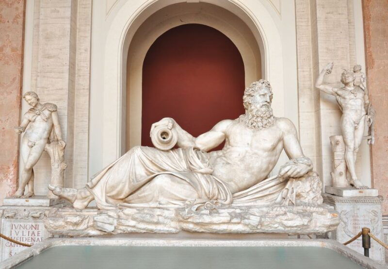 vatican-museums-sistine-chapel-with-basilica-or-rafael-rooms-2