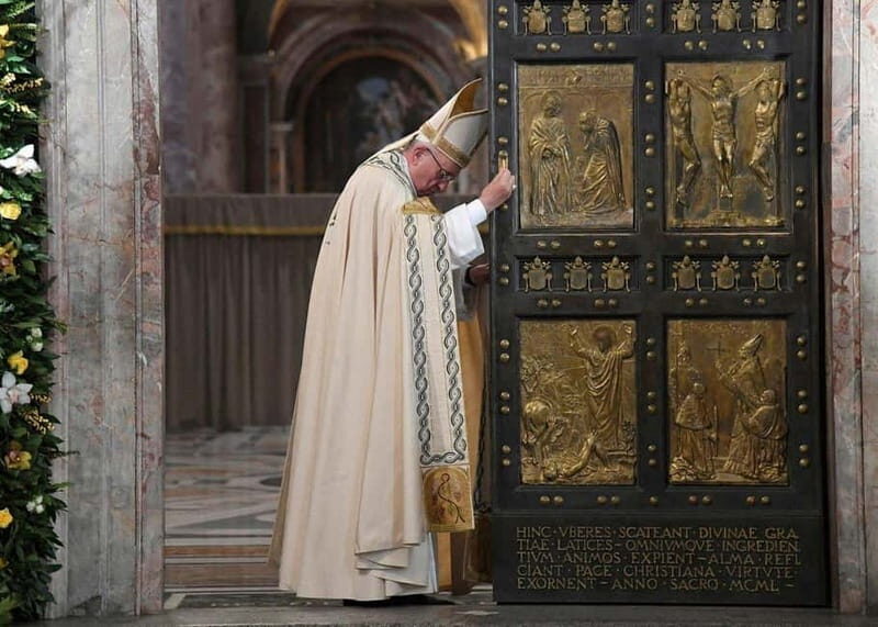 Vatican: Private Tour with Holy Door Access to St. Peter's - Key Points