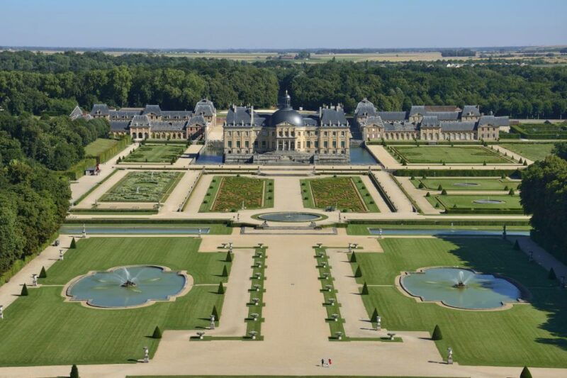 vaux-le-vicomte-chateau-entry-ticket-and-chateaubus-transfer