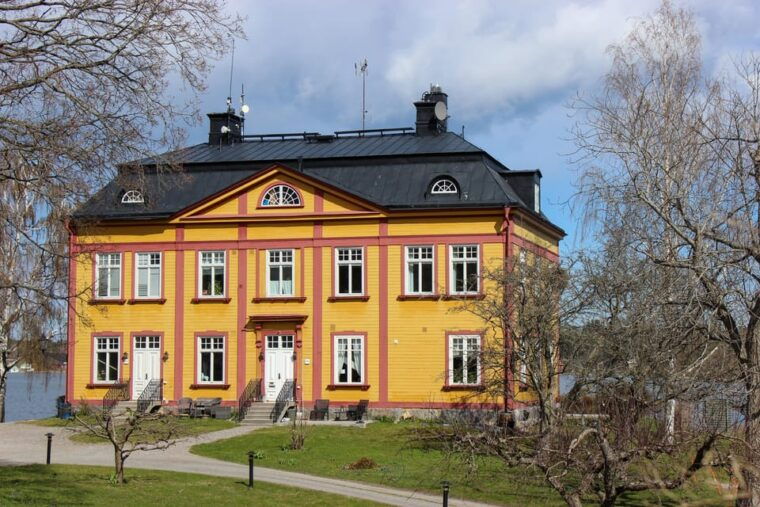 vaxholm-stockholm-archipelago-guided-excursion-day-trip