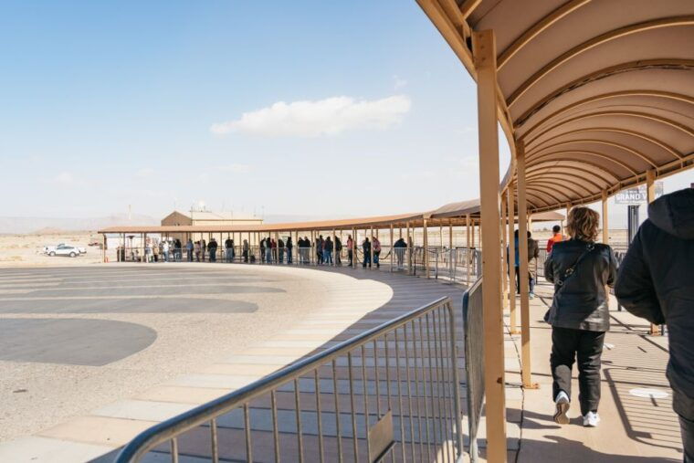 vegas-grand-canyon-west-rim-tour-hoover-dam-photo-stop