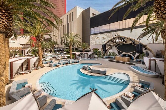 vegas-nightclub-life-ultimate-night-out-free-drinks-party-bus