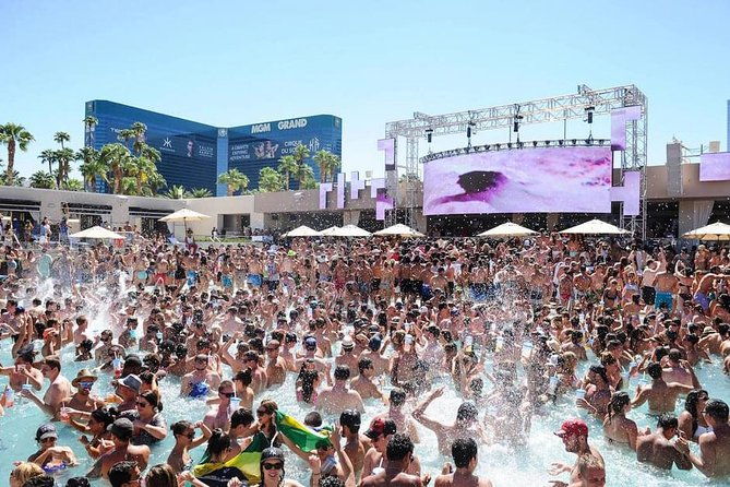 vegas-pool-party-crawl-by-party-bus-w-ez-entry-free-drinks