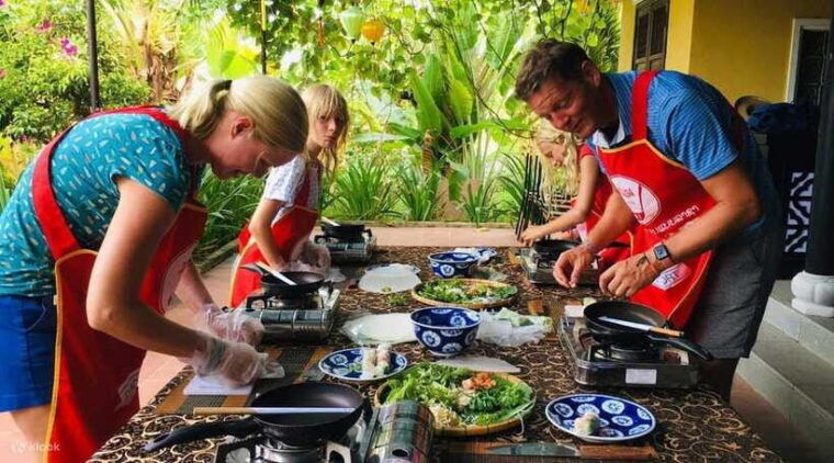vegetarian-cooking-class-and-basket-boat-ride-in-hoi-an-2