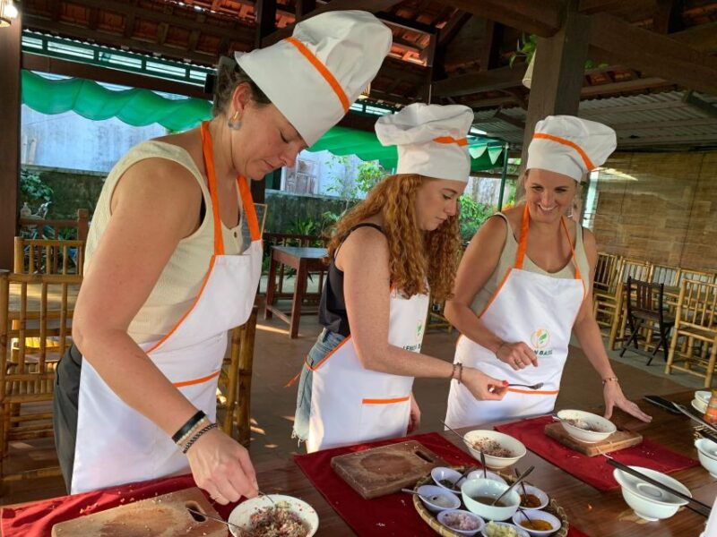 vegetarian-cooking-class-with-local-family-in-hoi-an