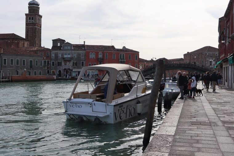 venetian-boat-adventure-private-tour-of-murano-and-burano