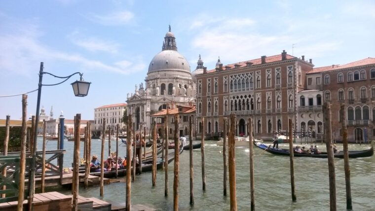venice-30-min-gondola-ride-on-the-grand-canal-with-guide