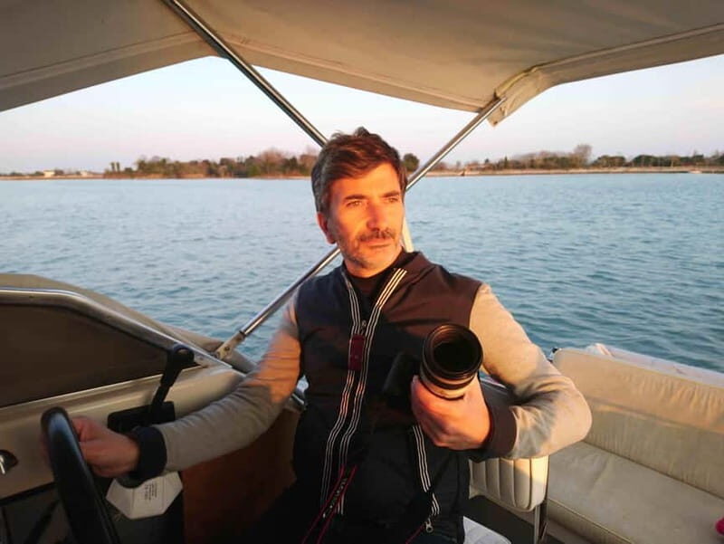 Venice: a boat tour amid the whispering water and light, a reality waiting to be discovered. - Key Points