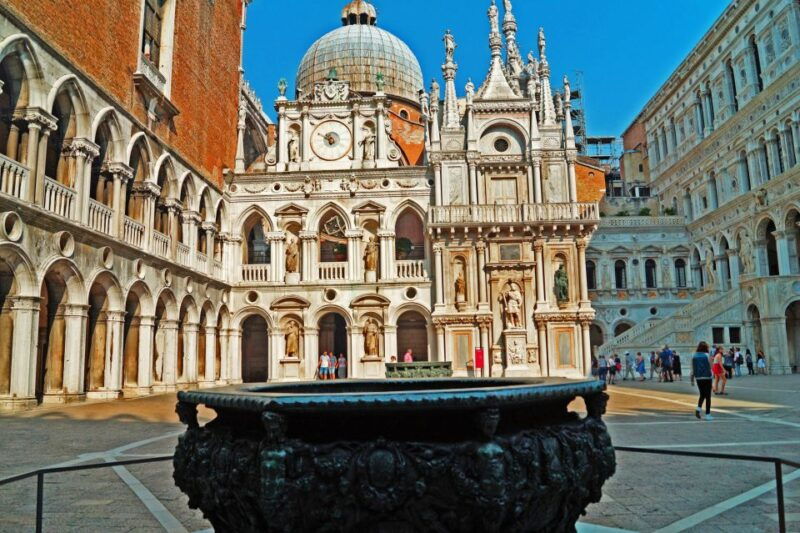 venice-basilica-doges-palace-gondola-ride-guided-tour