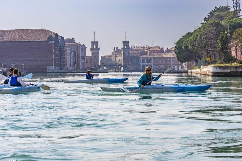 venice-beginners-kayak-tour-in-the-medieval-arsenal