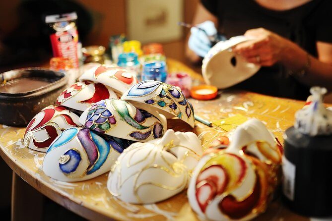 Venice: Casanova Charm Carnival Treasure Hunt - Key Points