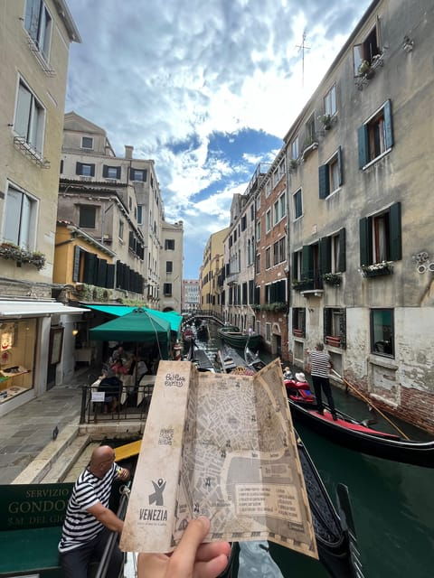 venice-city-escape-the-beggar-and-the-cloak