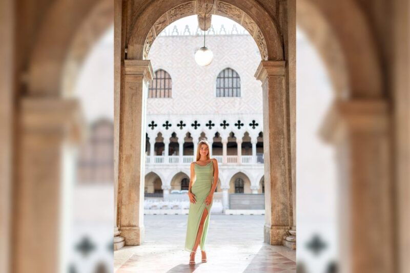venice-city-portrait-session-with-professional-photographer