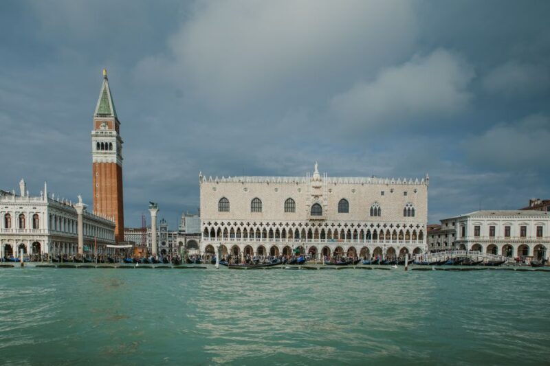 venice-city-tour-and-murano-glass-experience