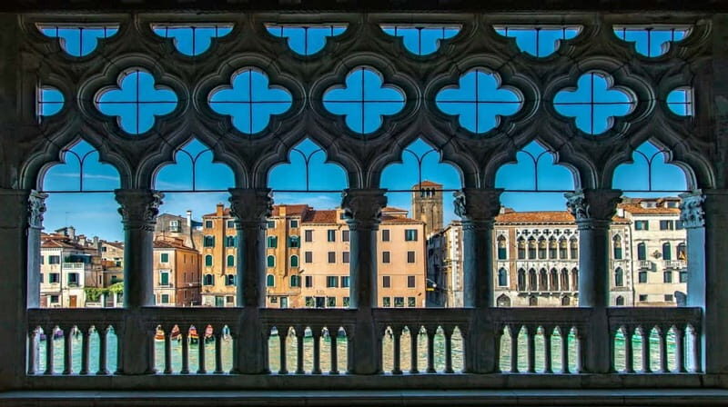 Venice: Doge Palace Guided Tour & Secret Itineraries Option - Authentic Insights from Reviewers