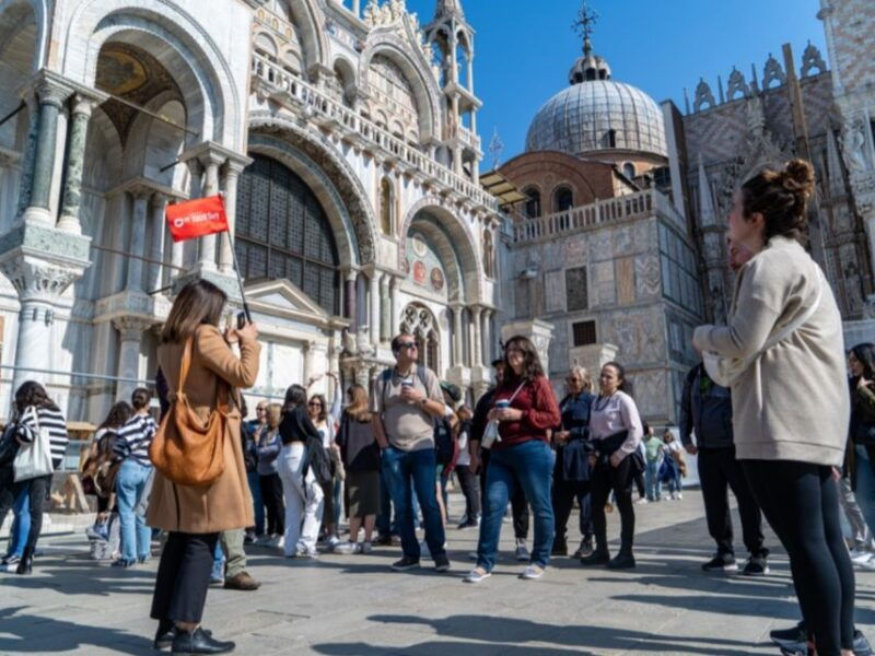 venice-doges-palace-and-st-marks-tour-with-gondola-ride