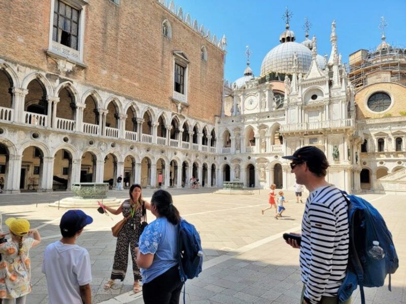venice-doges-palace-and-st-marks-tour-with-gondola-ride