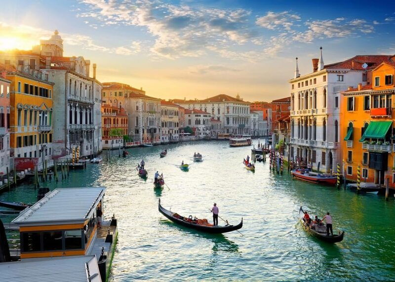 venice-exclusive-gondola-tour-of-grand-canal-secret-spots