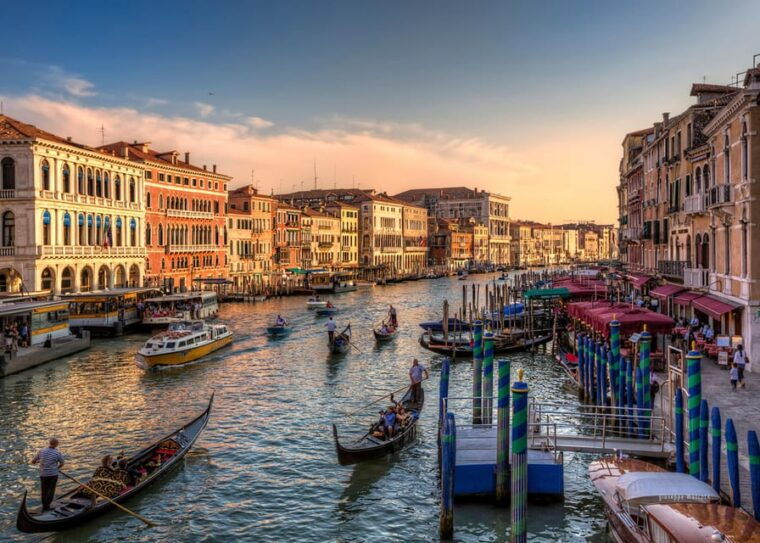 venice-exclusive-gondola-tour-of-grand-canal-secret-spots