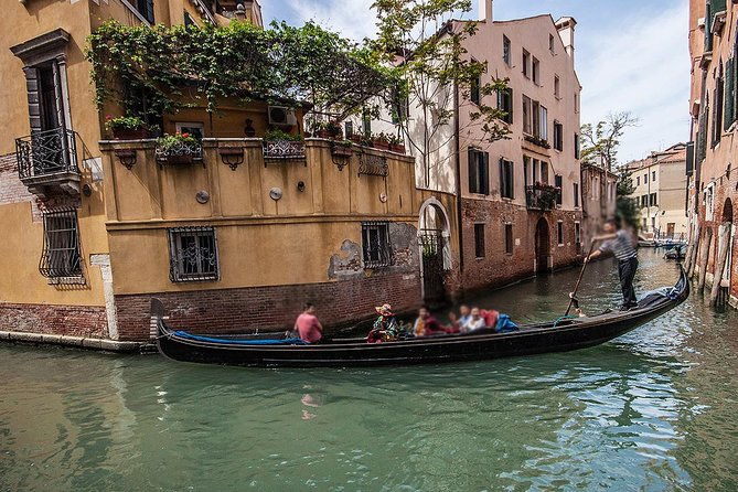 venice-gondola-experience