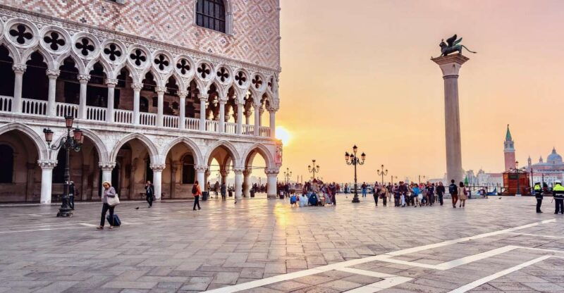 venice-gondola-ride-and-skip-the-line-doges-palace-tour