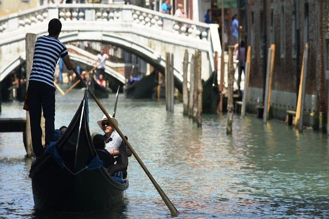 venice-gondola-ride-extra-meal-break-at-illy-caffe