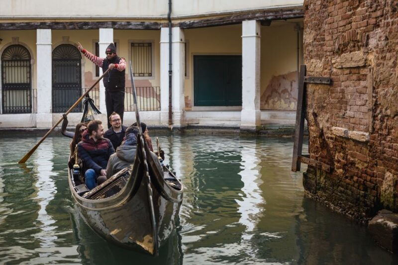 venice-gondola-ride-guided-tour-of-st-marks-basilica