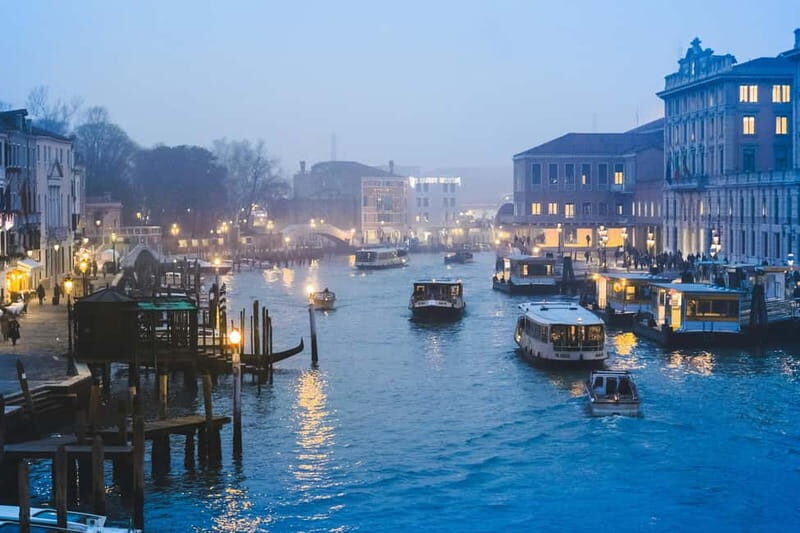 VENICE: Gondola Ride with Local Guide - Key Points