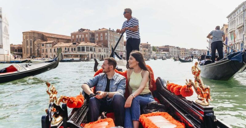 venice-grand-canal-gondola-ride-with-app-commentary