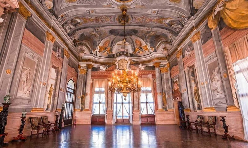 Venice: Grand Canal Palace Escorted Tour & Casanovas Allure - The Setting: Ca’ Rezzonico on the Grand Canal