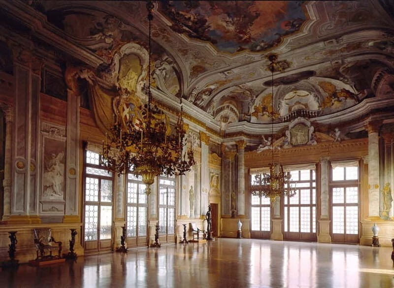 Venice: Grand Canal Palace Escorted Tour & Casanovas Allure - Pricing & Overall Value